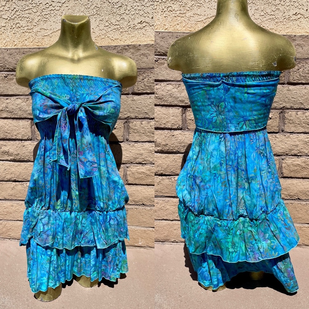 New From HAWAII Strapless Floral Batik RUFFLE DRESS Size Small - Picture 2 of 12